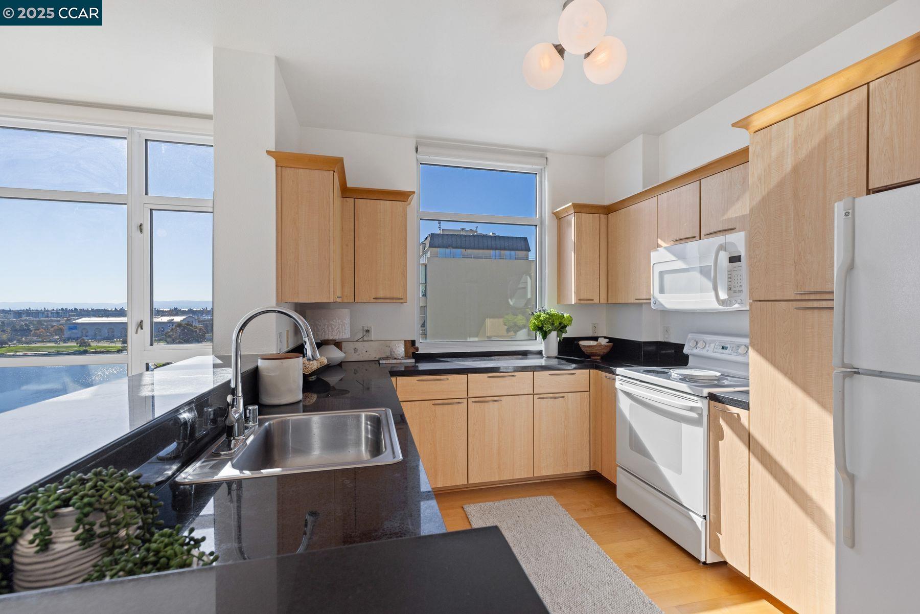 1 Lakeside Dr # 1404