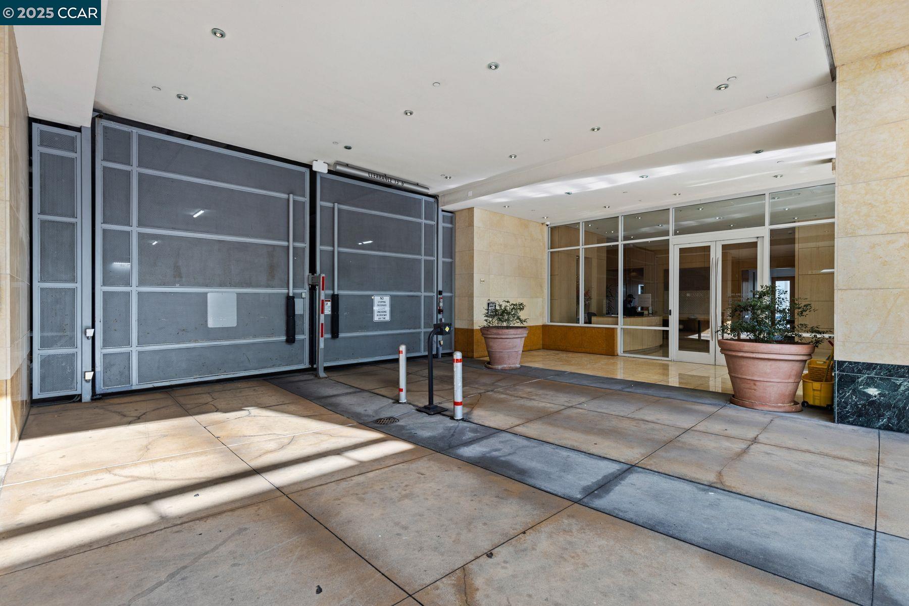 1 Lakeside Dr # 1404