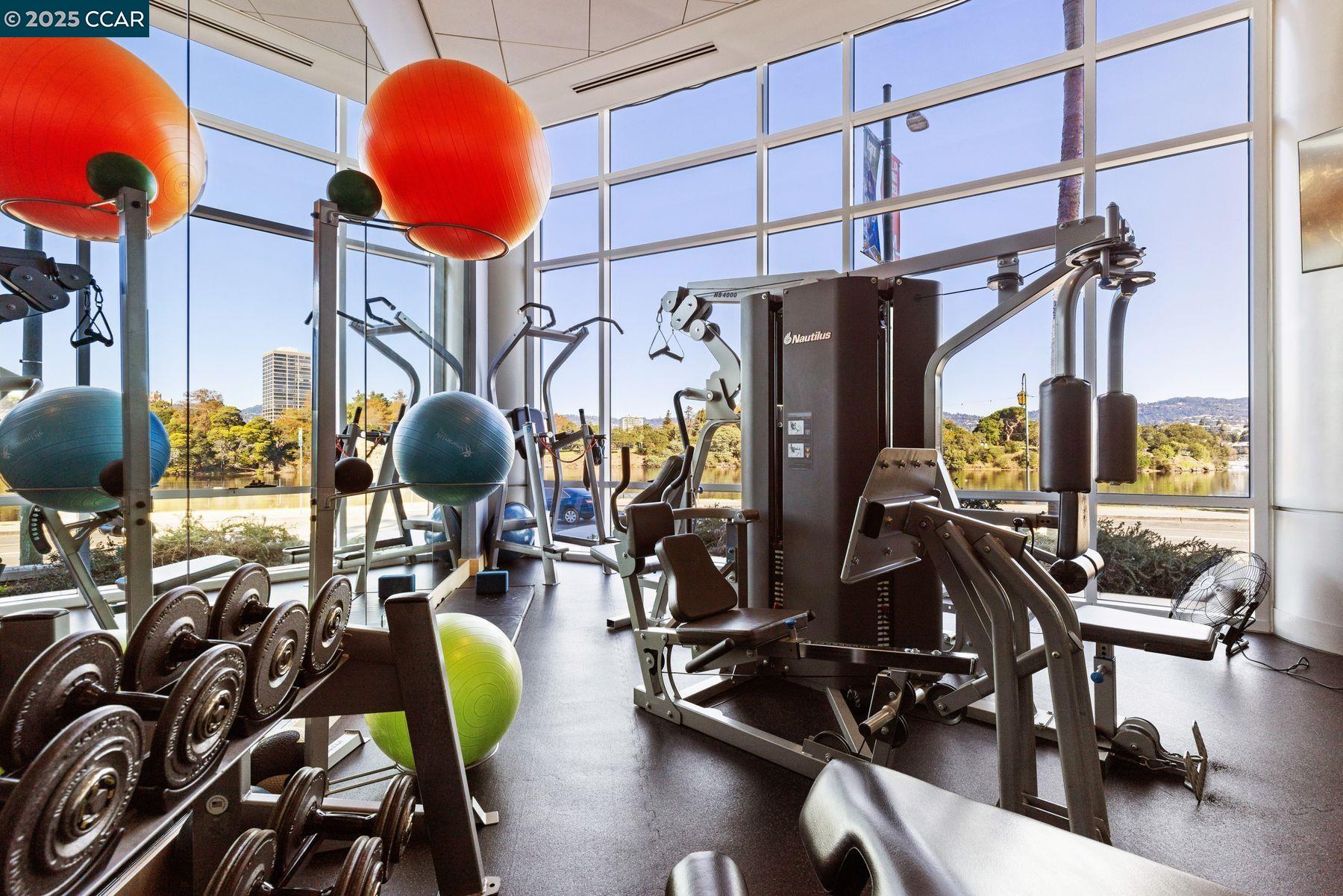 1 Lakeside Dr # 1404