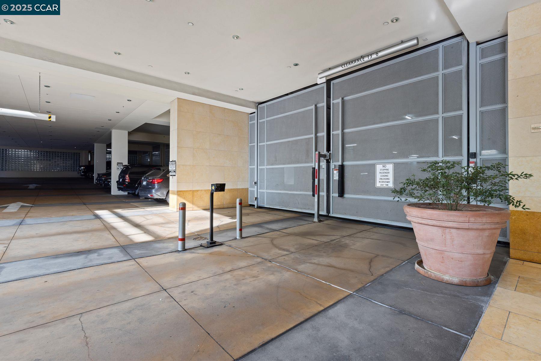 1 Lakeside Dr # 1404