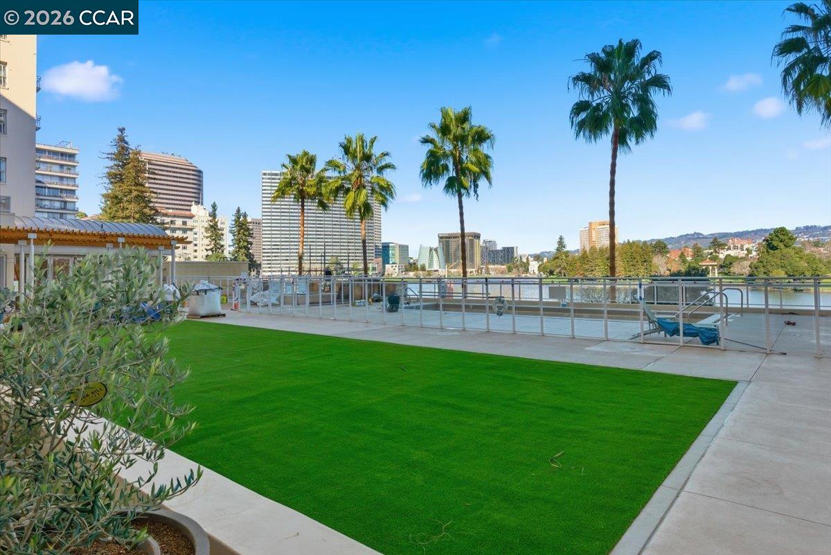 1 Lakeside Dr # 1404