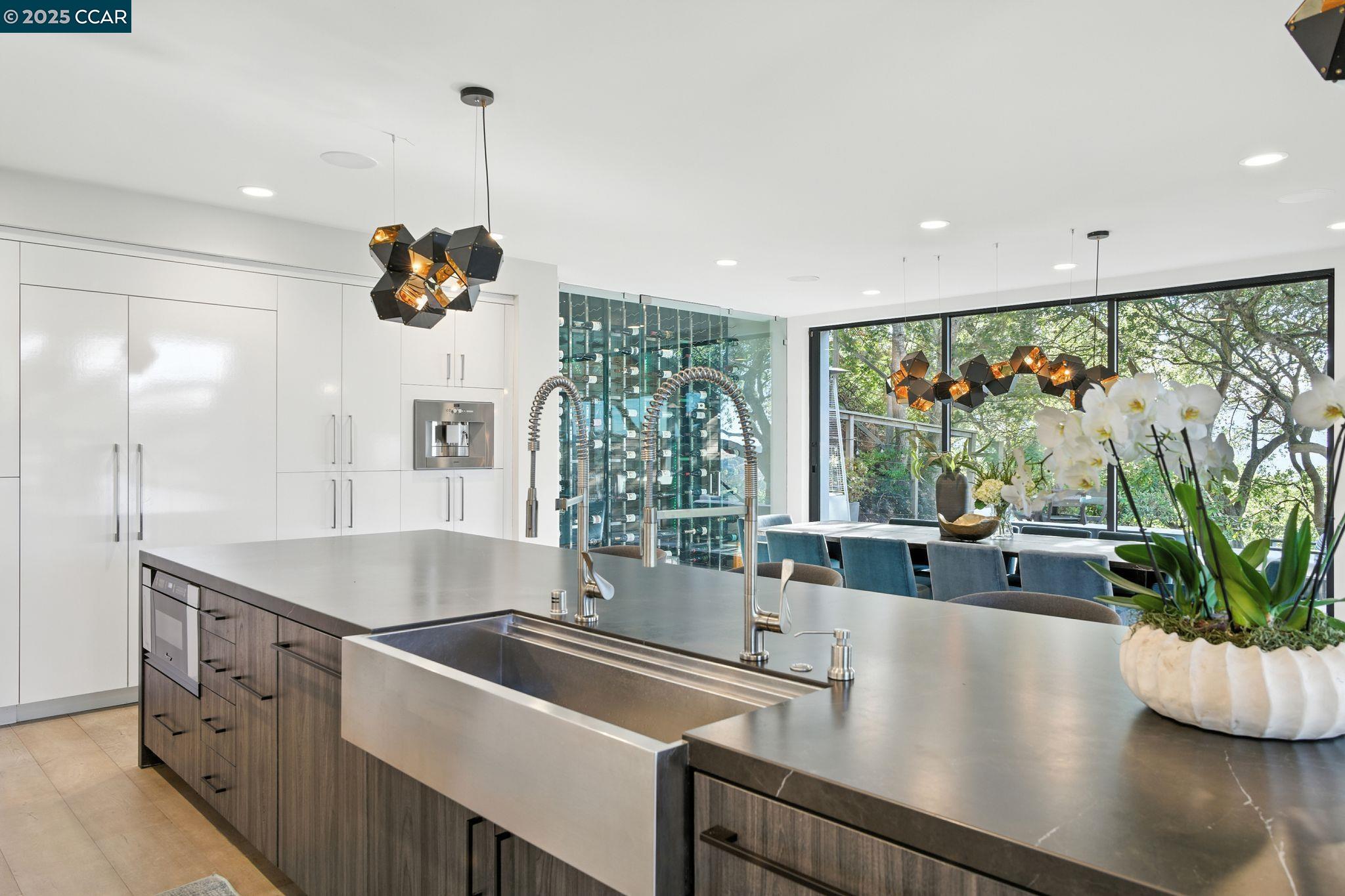121 Tappan Ln