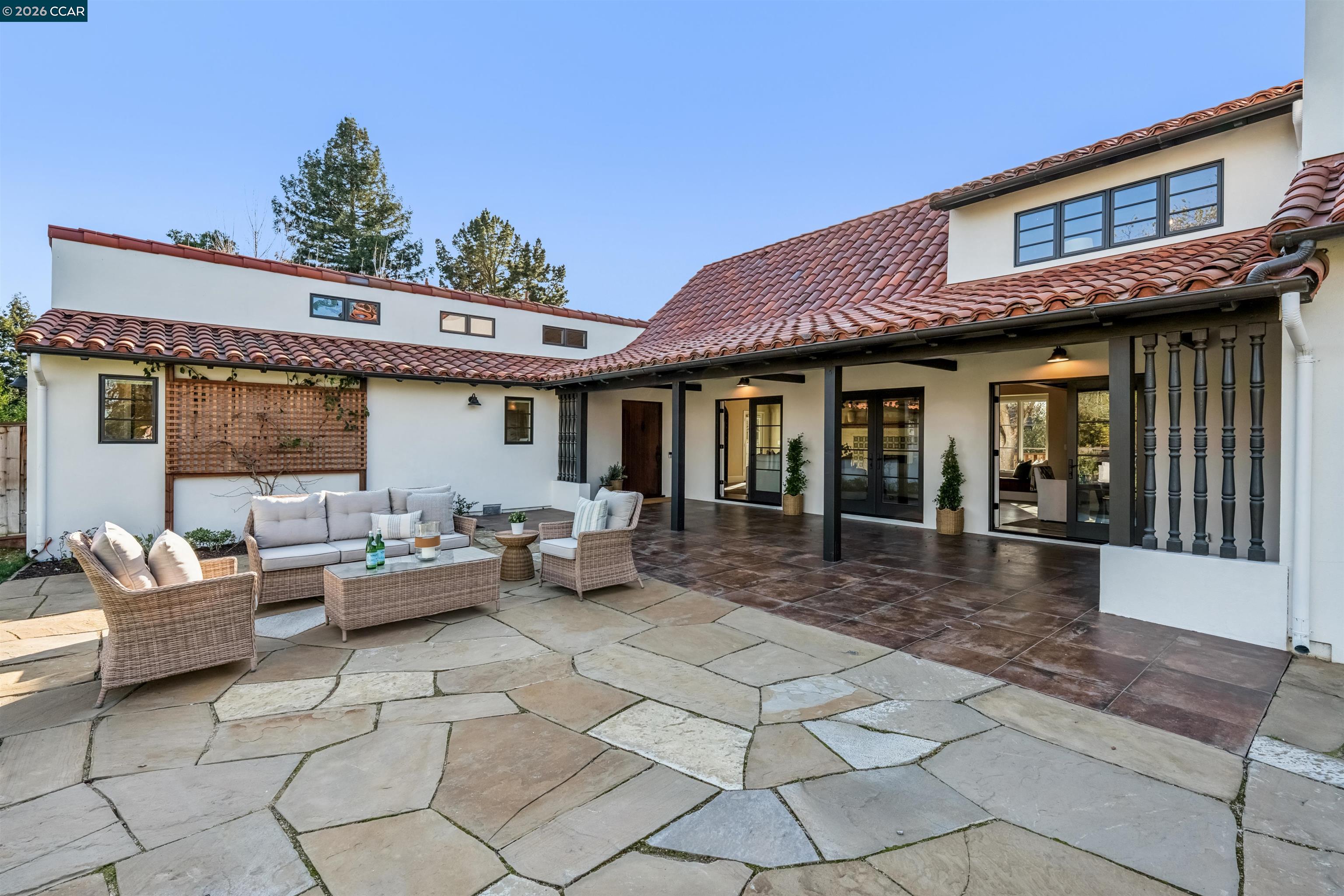 850 Las Trampas Rd
