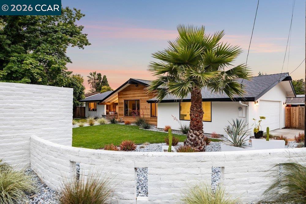 2426 Blackstone Dr