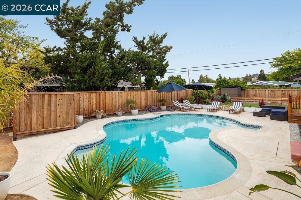 2426 Blackstone Dr