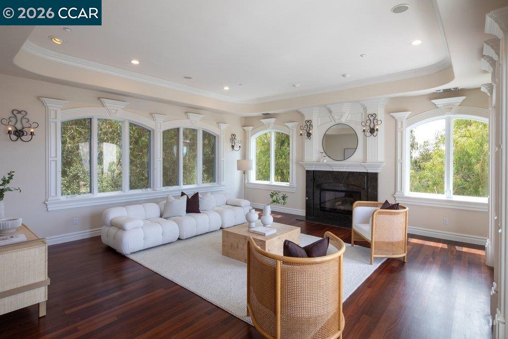 5606 La Salle Ave