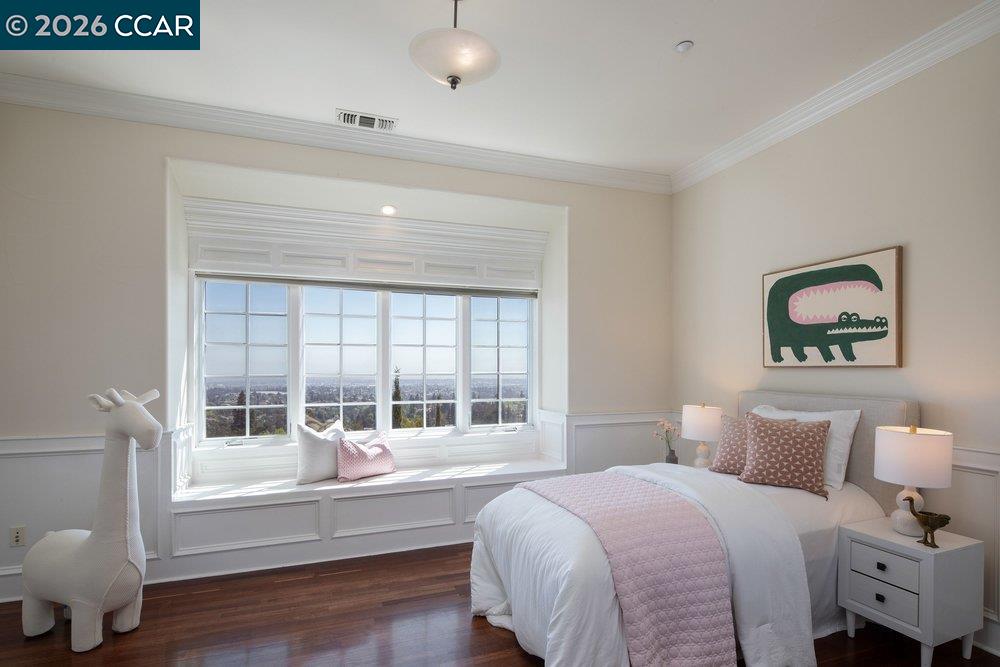 5606 La Salle Ave