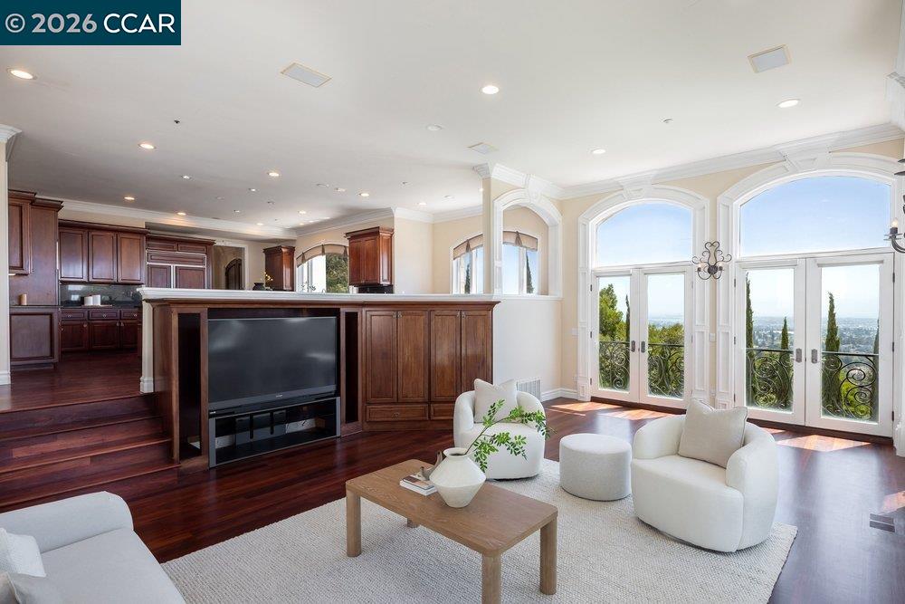 5606 La Salle Ave