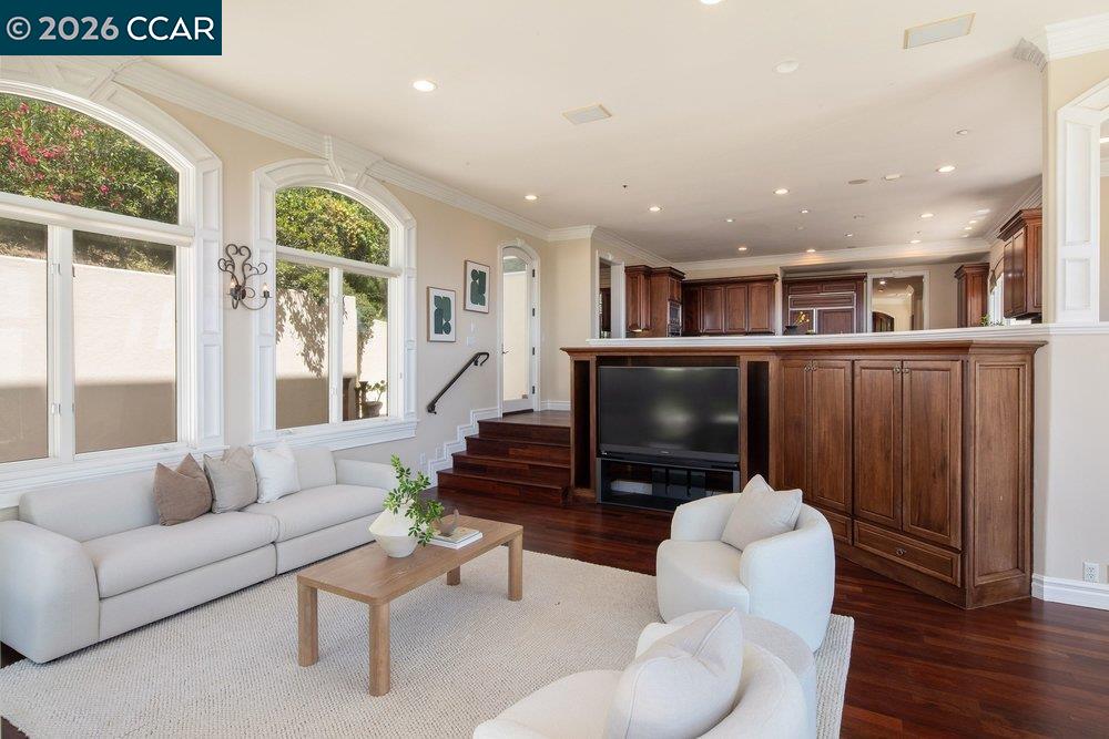 5606 La Salle Ave