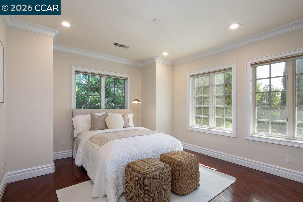 5606 La Salle Ave