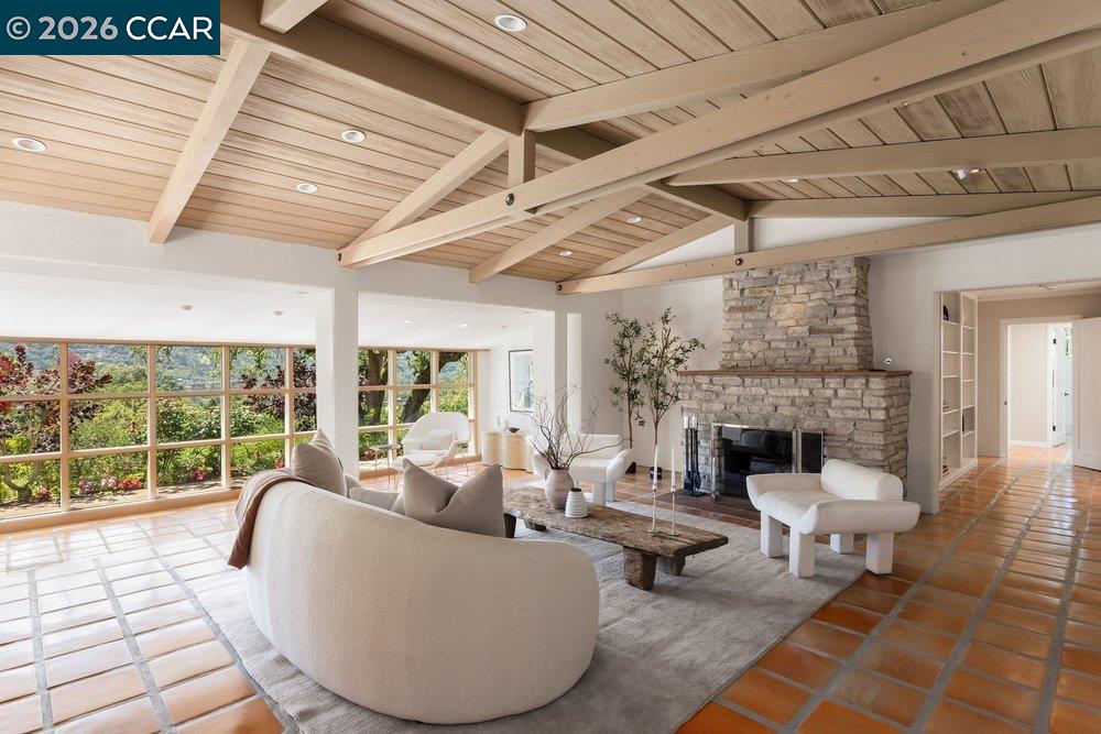 371 Camino Sobrante