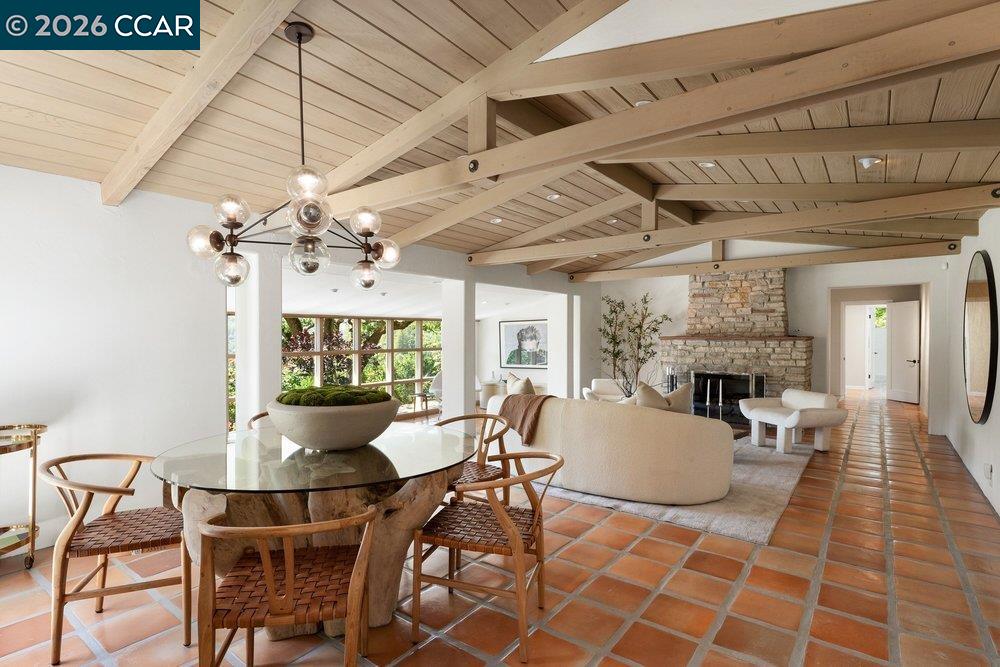371 Camino Sobrante