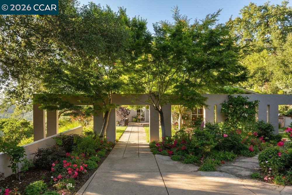 371 Camino Sobrante