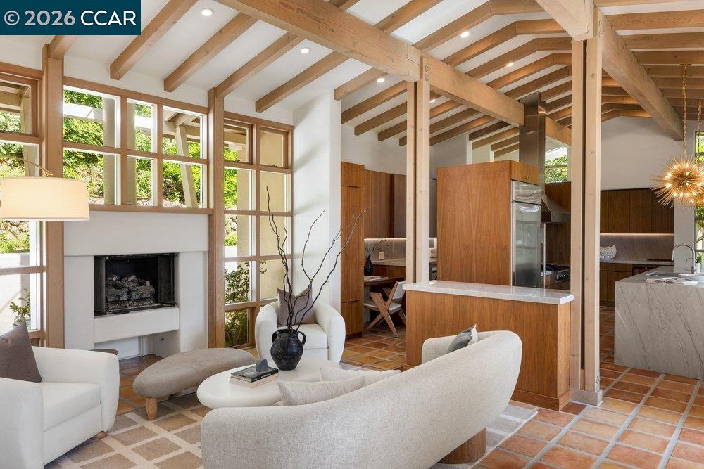 371 Camino Sobrante