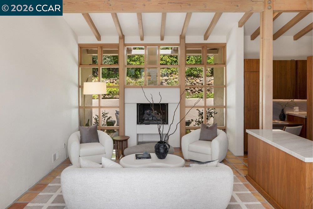371 Camino Sobrante