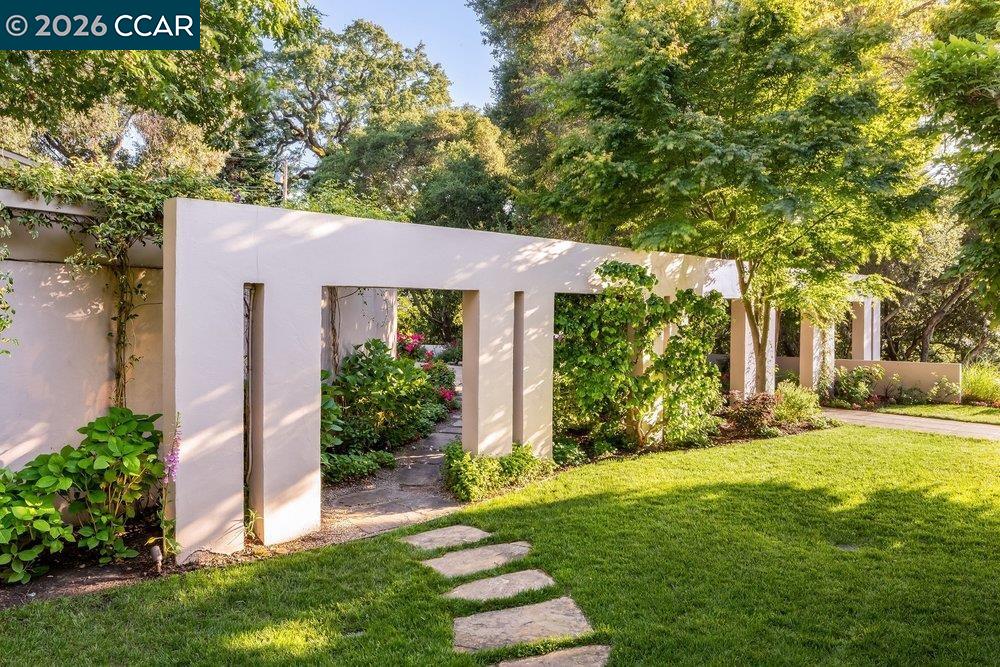 371 Camino Sobrante