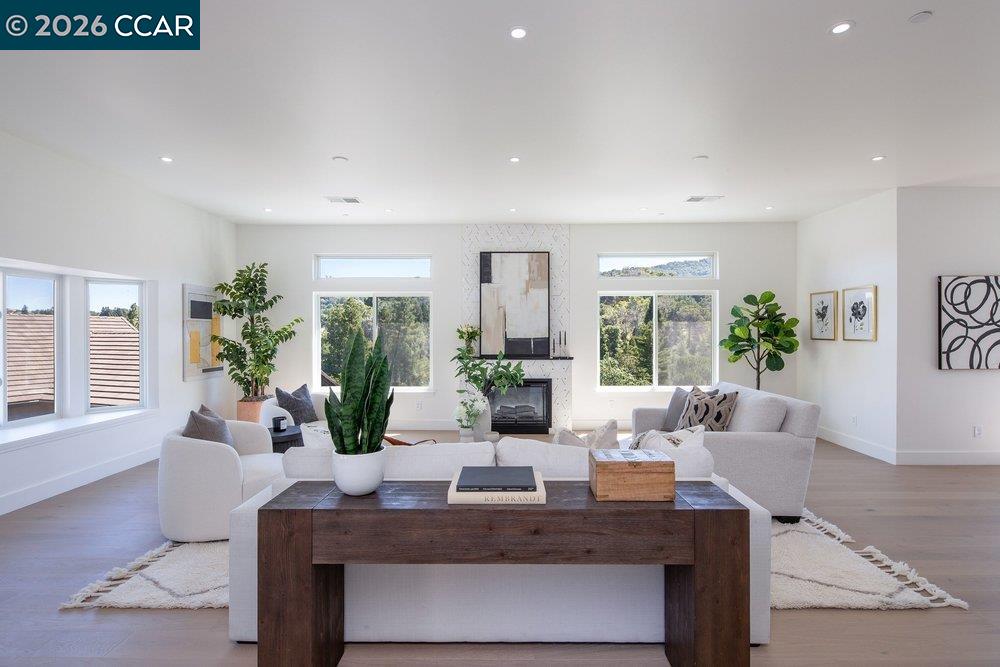 130 Arbor View Ln