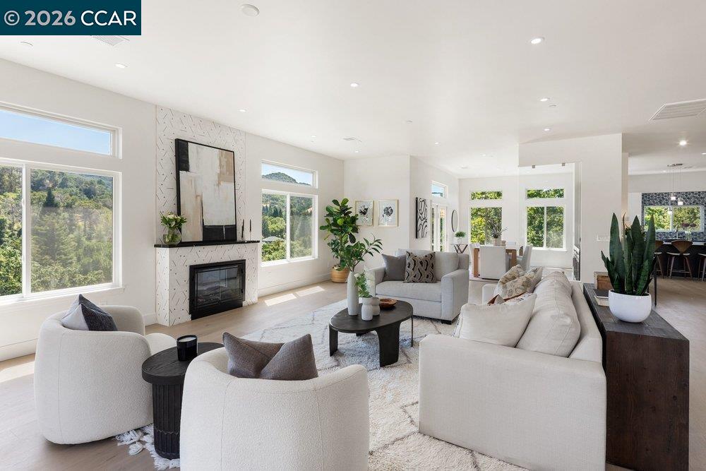 130 Arbor View Ln