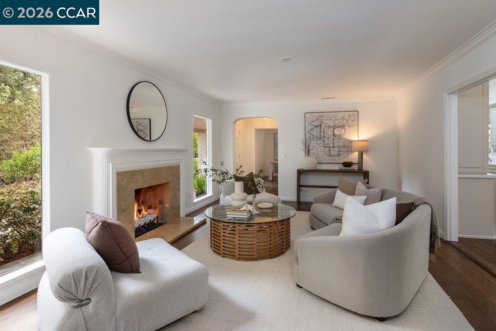187 Moraga Way
