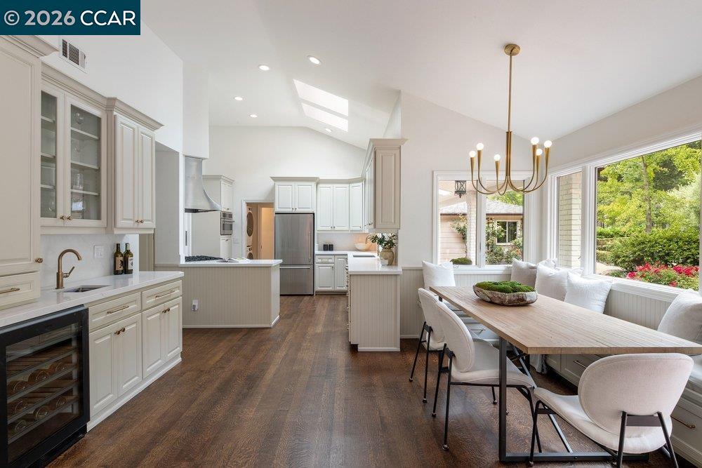 187 Moraga Way