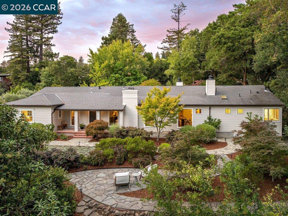 187 Moraga Way
