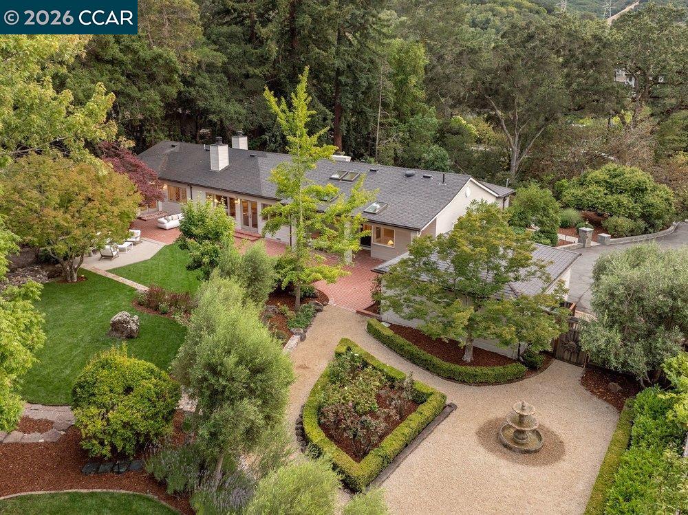 187 Moraga Way
