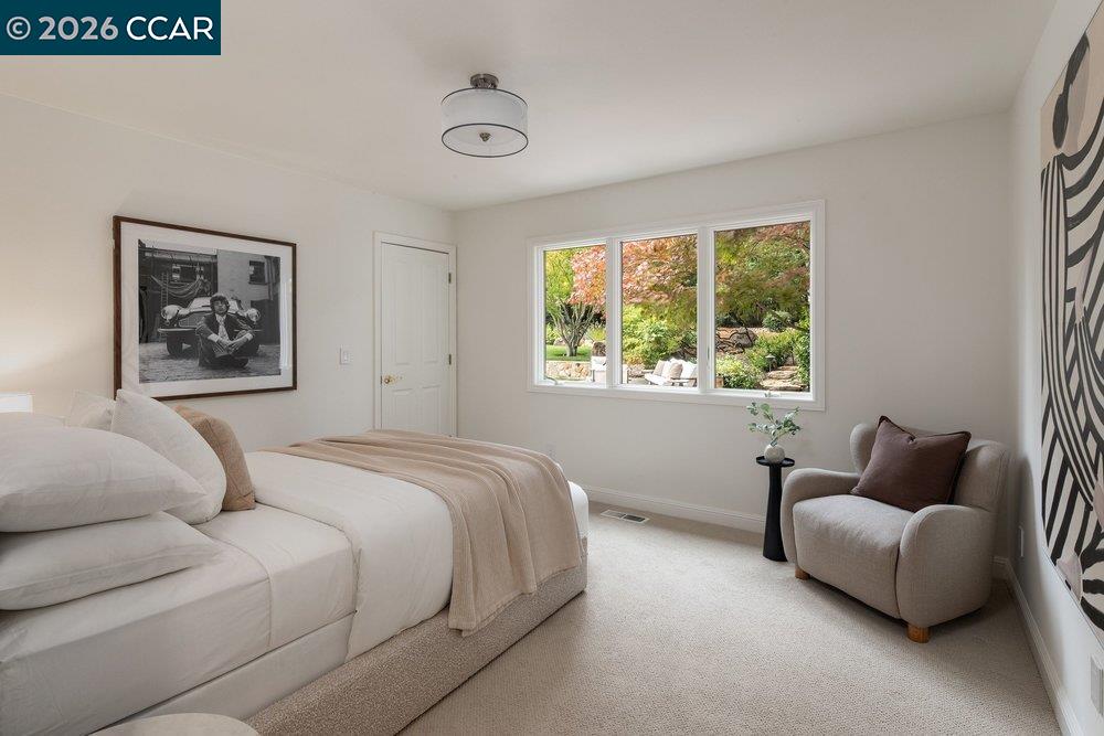 187 Moraga Way