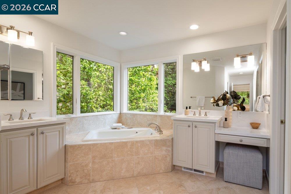 187 Moraga Way