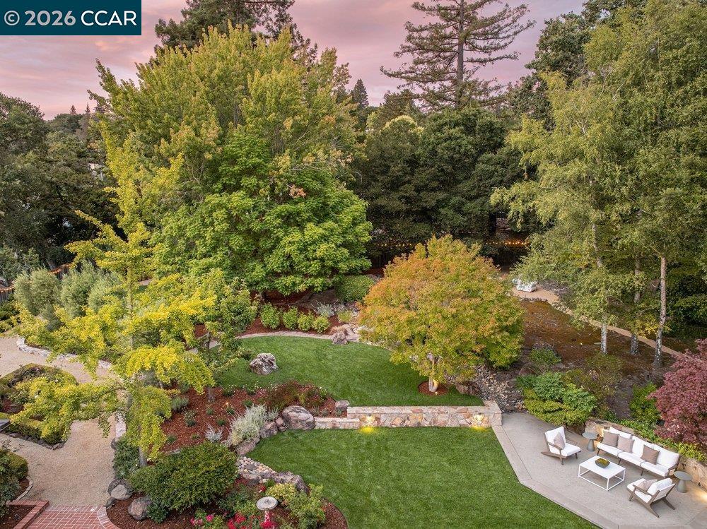187 Moraga Way