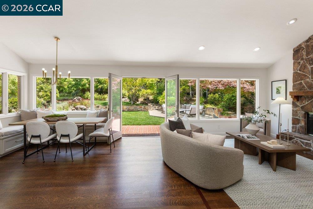 187 Moraga Way