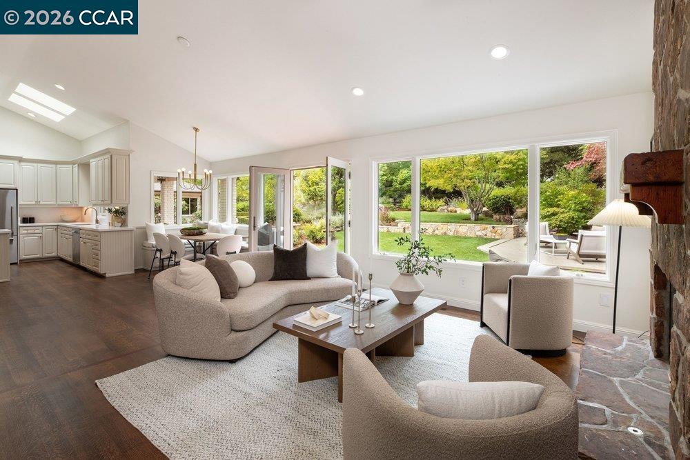 187 Moraga Way