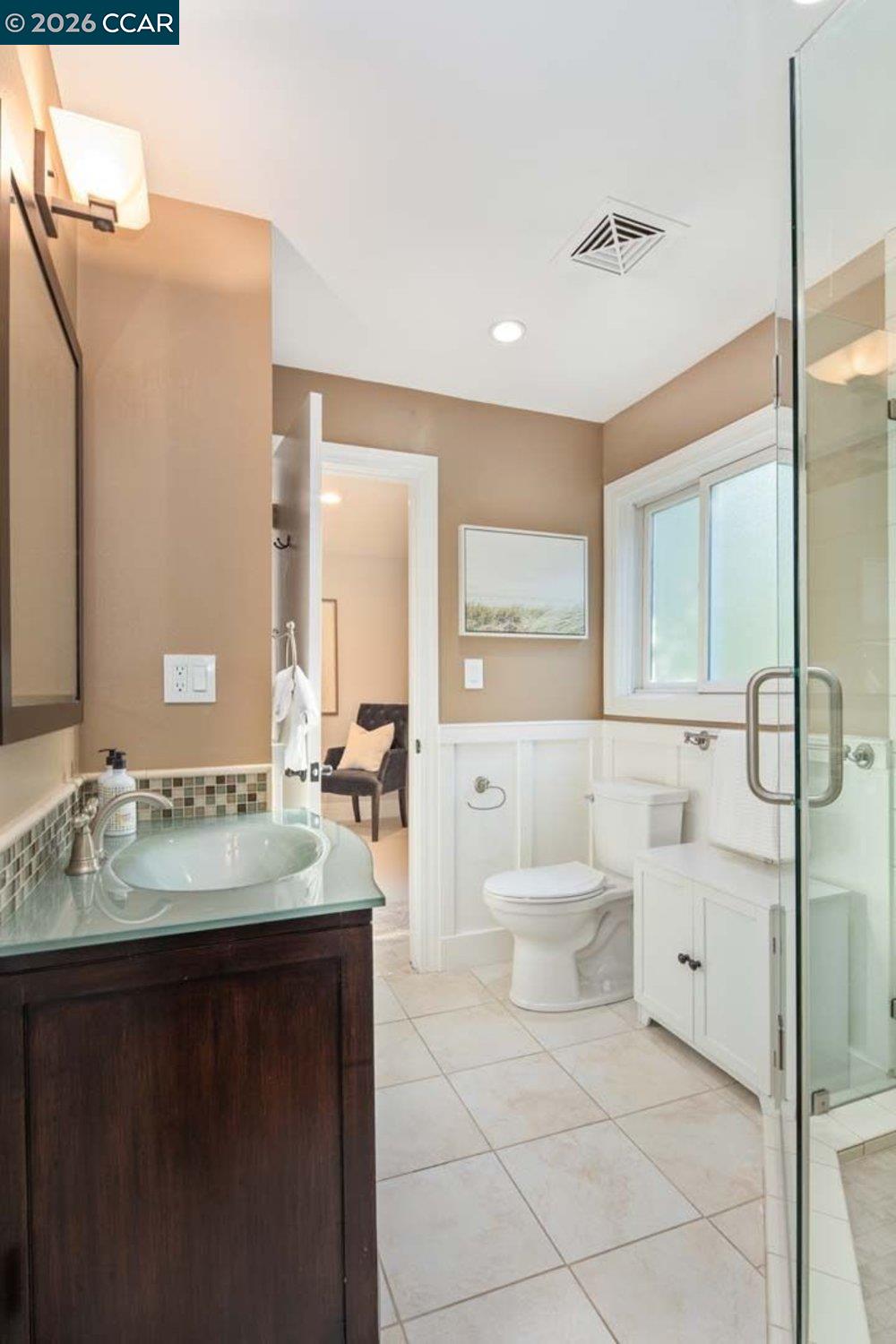 200 Longview Ter