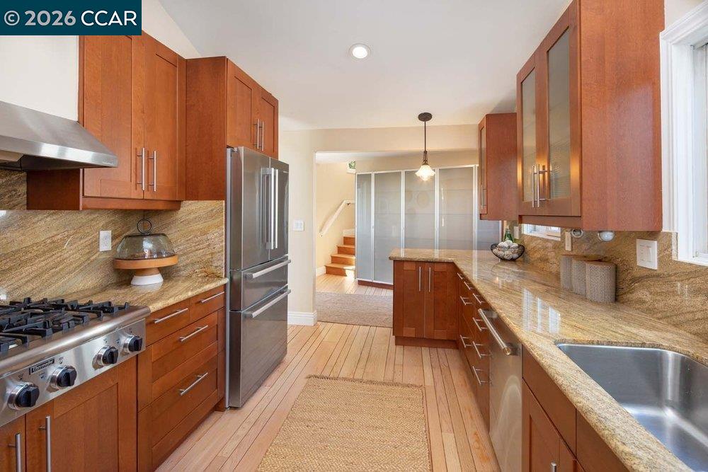 200 Longview Ter