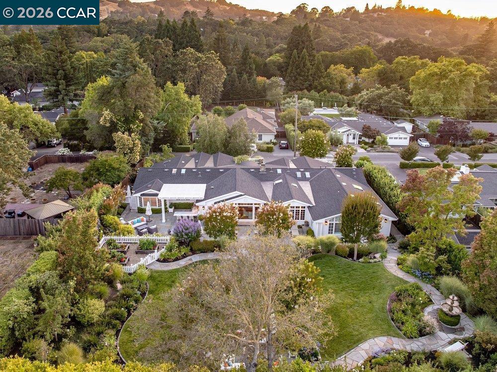 694 Los Palos Dr