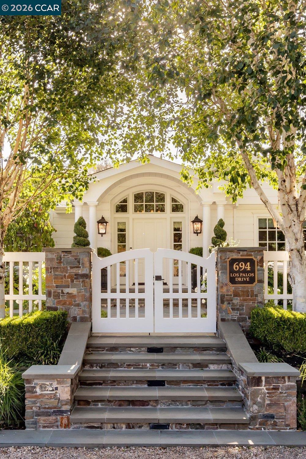 694 Los Palos Dr