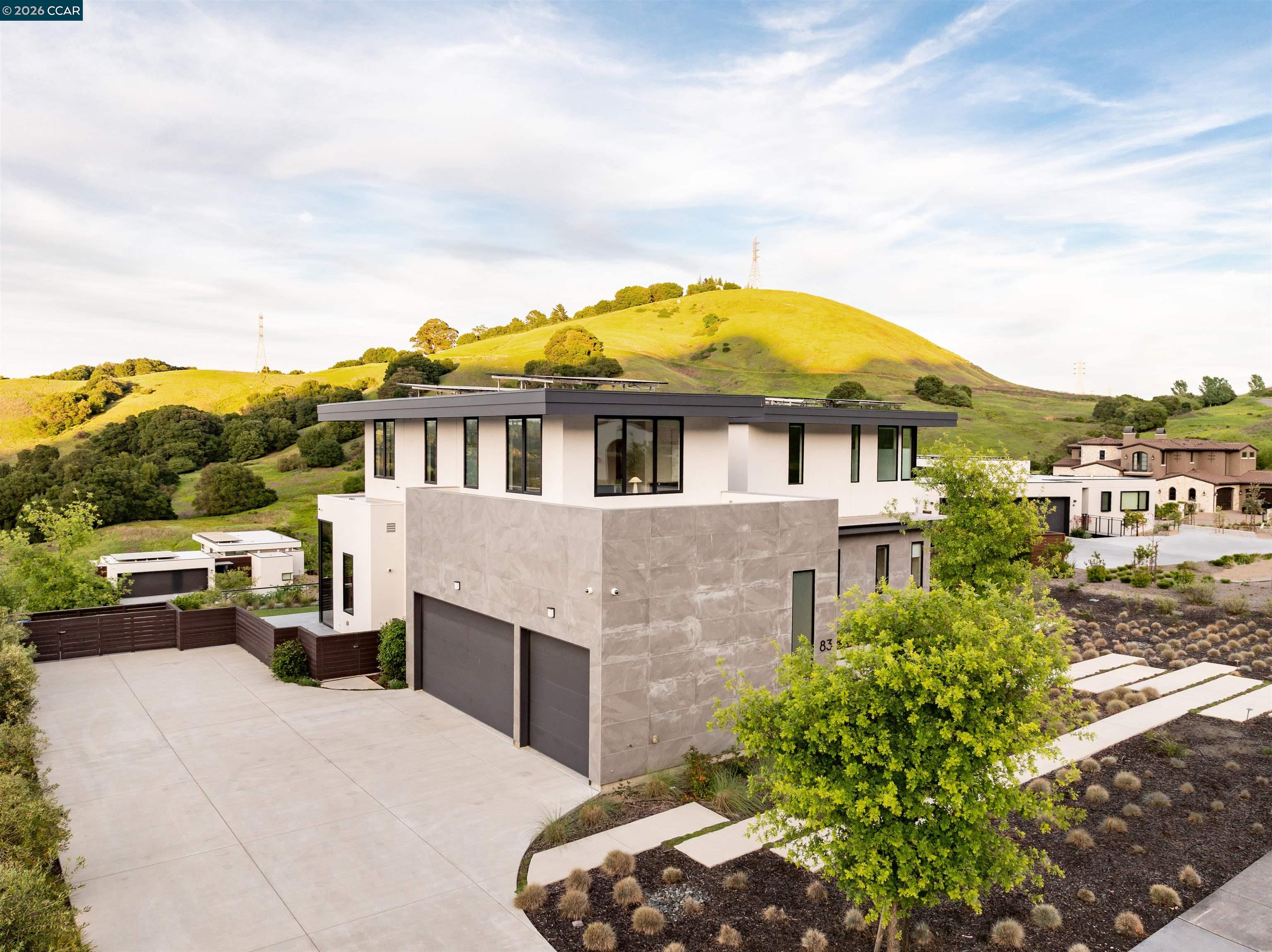 83 Dairy Creek Ln