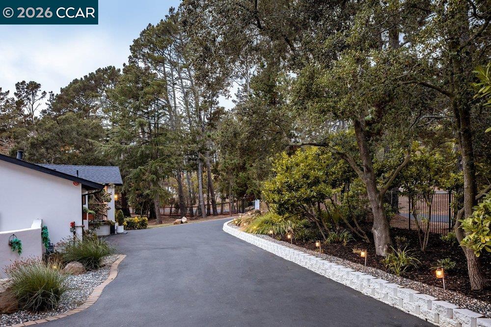 13555 Skyline Blvd