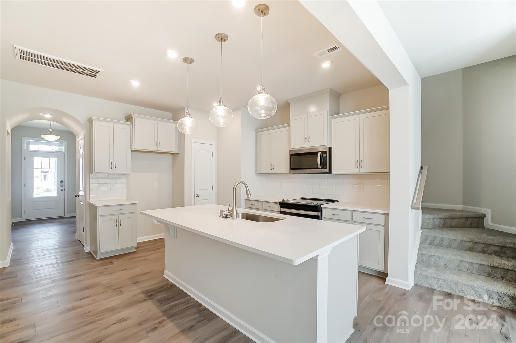 14837 Tamarack Drive