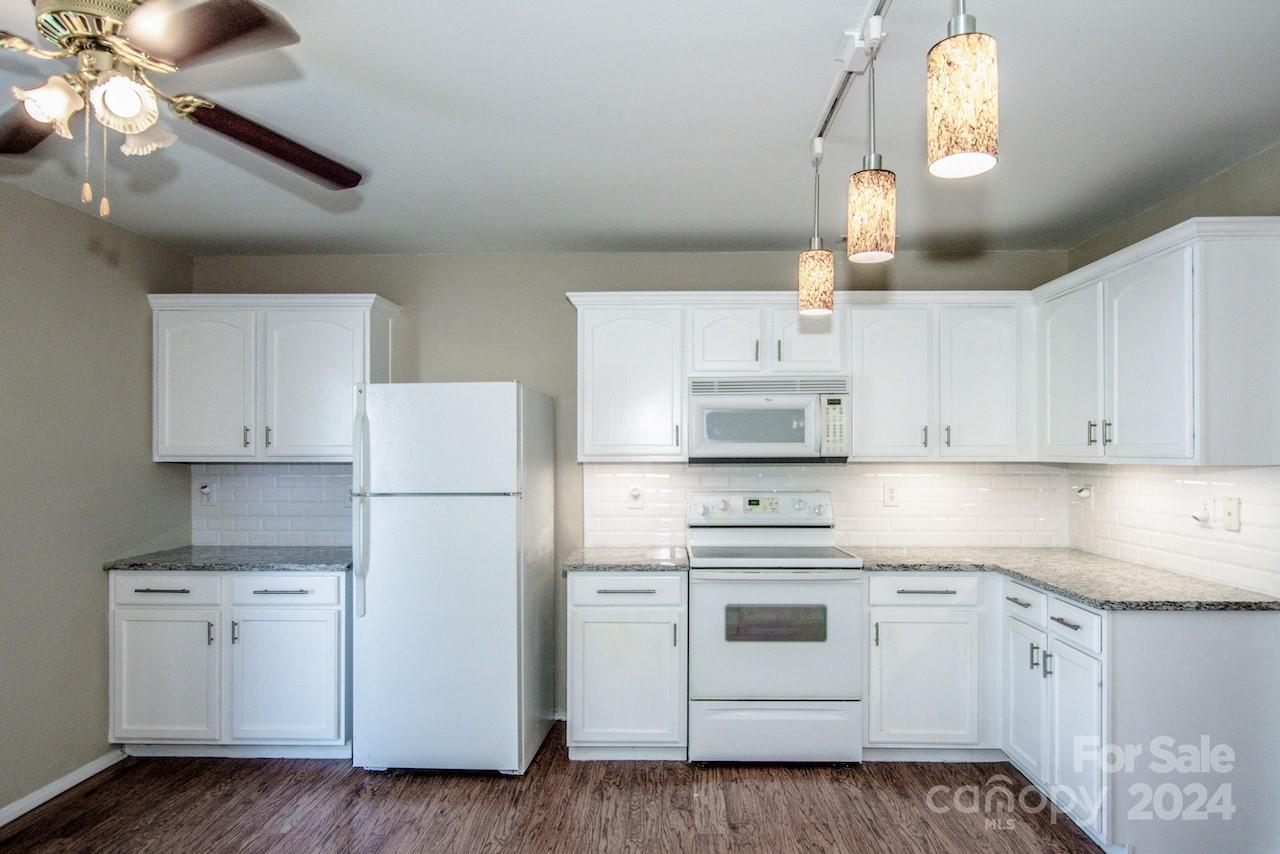 9525 Birchcroft Lane
