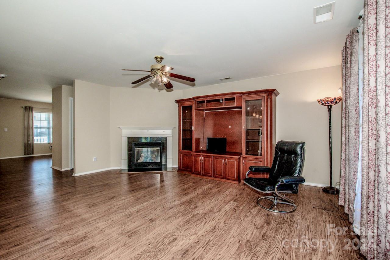 9525 Birchcroft Lane