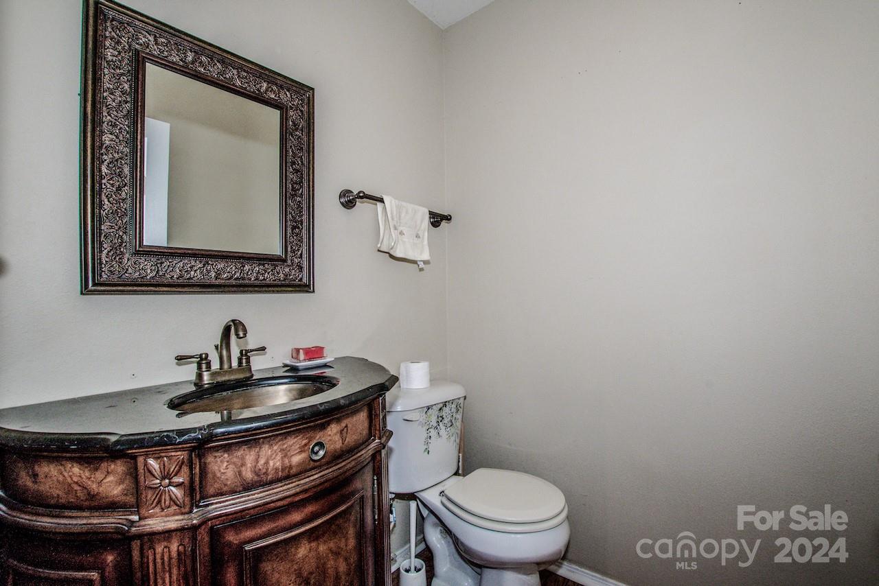 9525 Birchcroft Lane