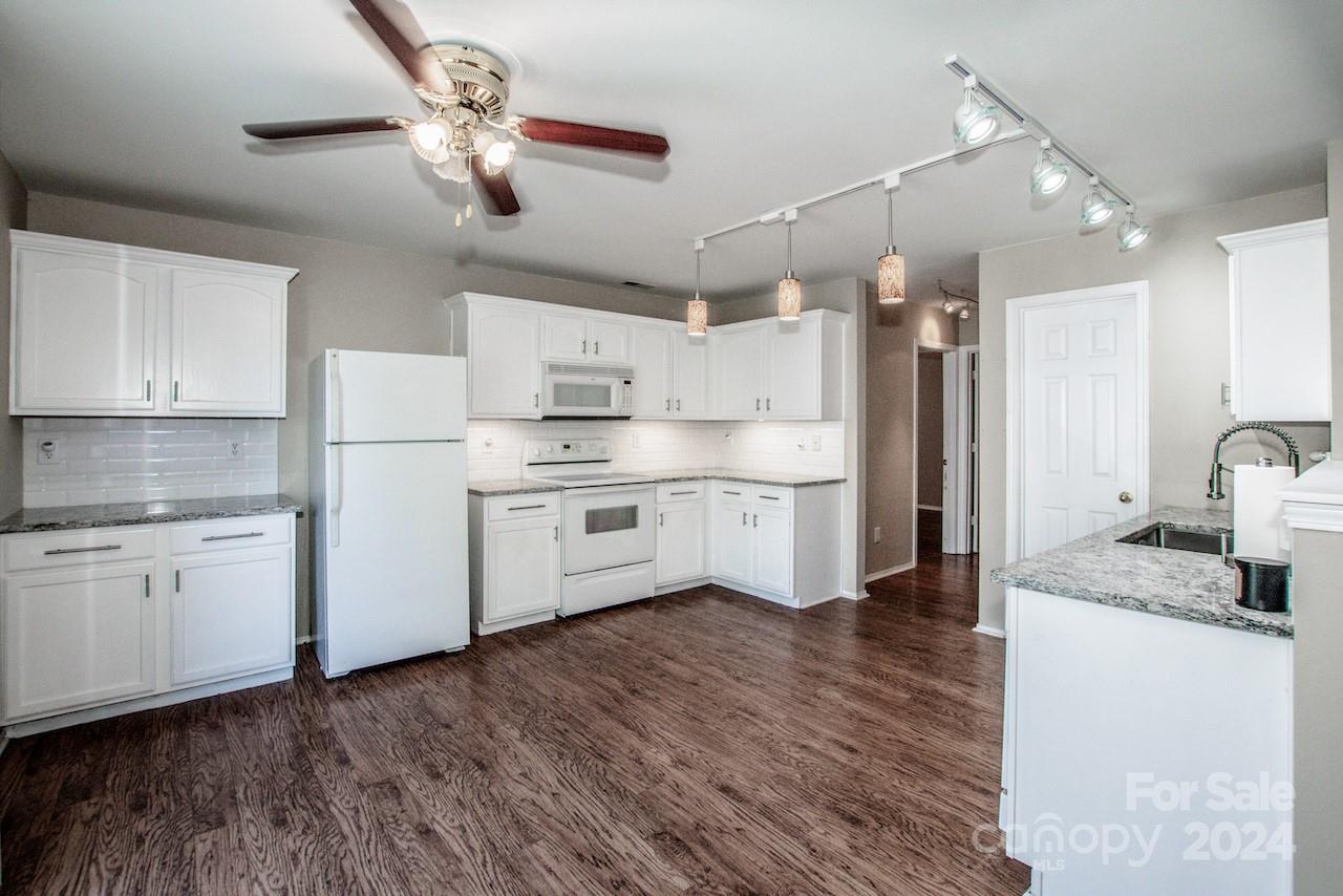 9525 Birchcroft Lane