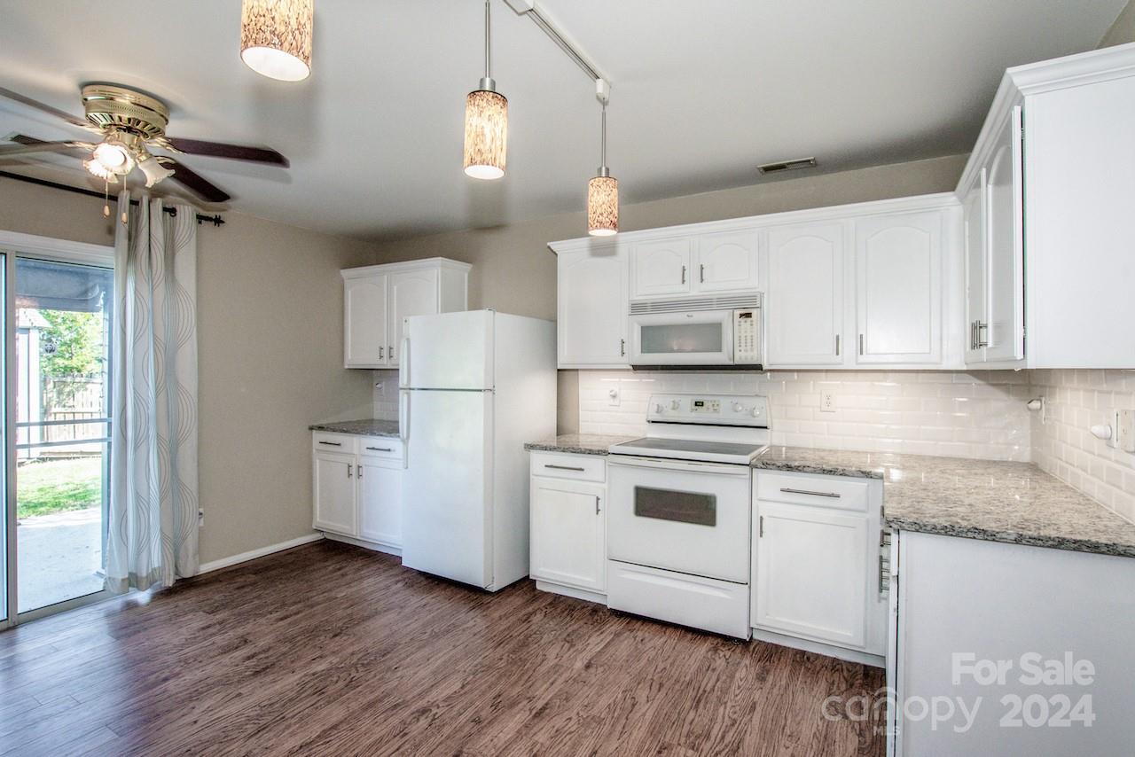 9525 Birchcroft Lane