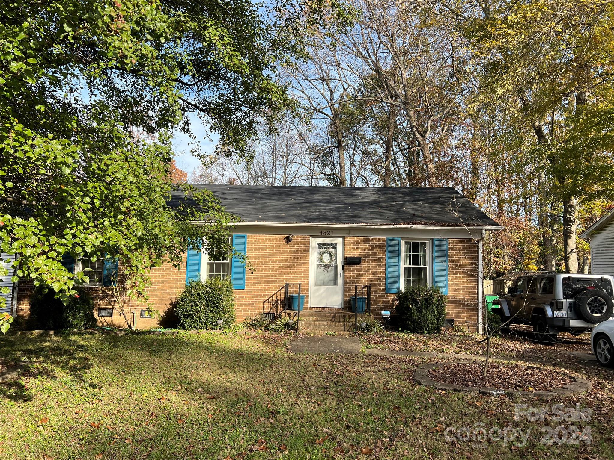 4821 Delivau Drive