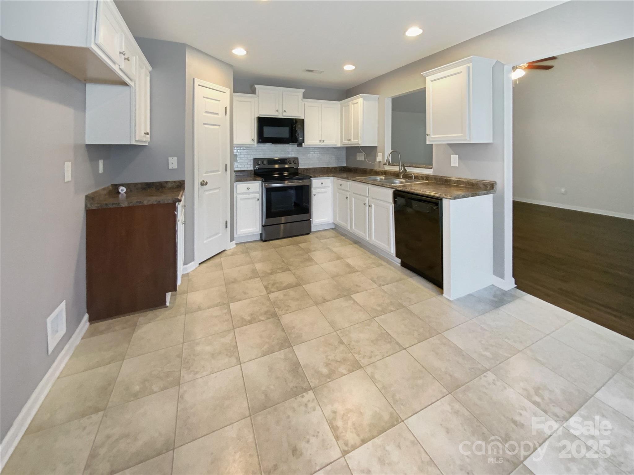 4906 Lynn Lee Circle