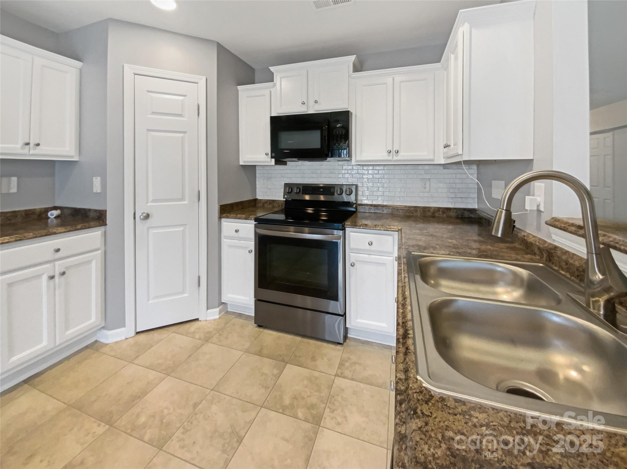 4906 Lynn Lee Circle