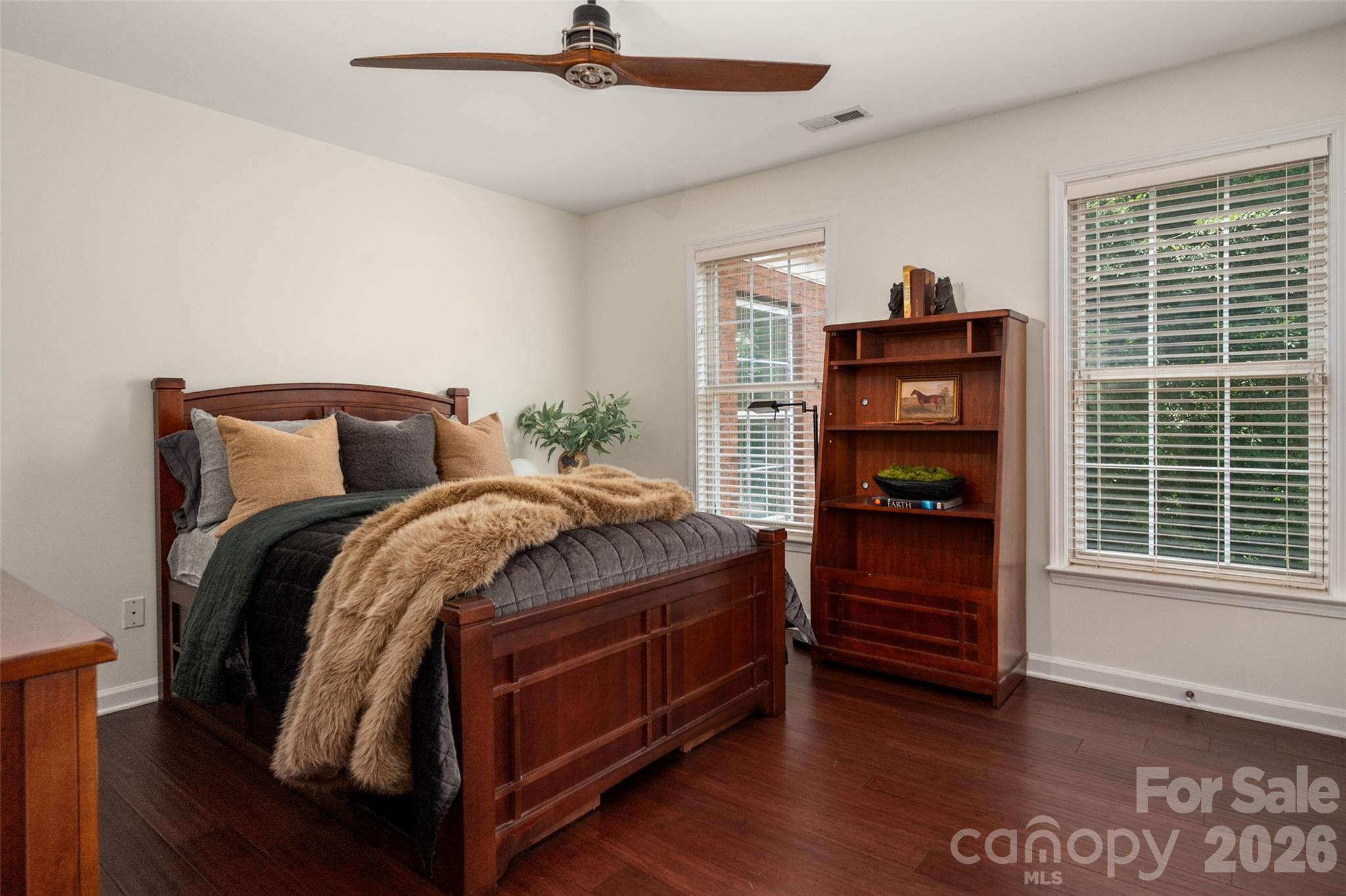 8127 Grahamson Lane