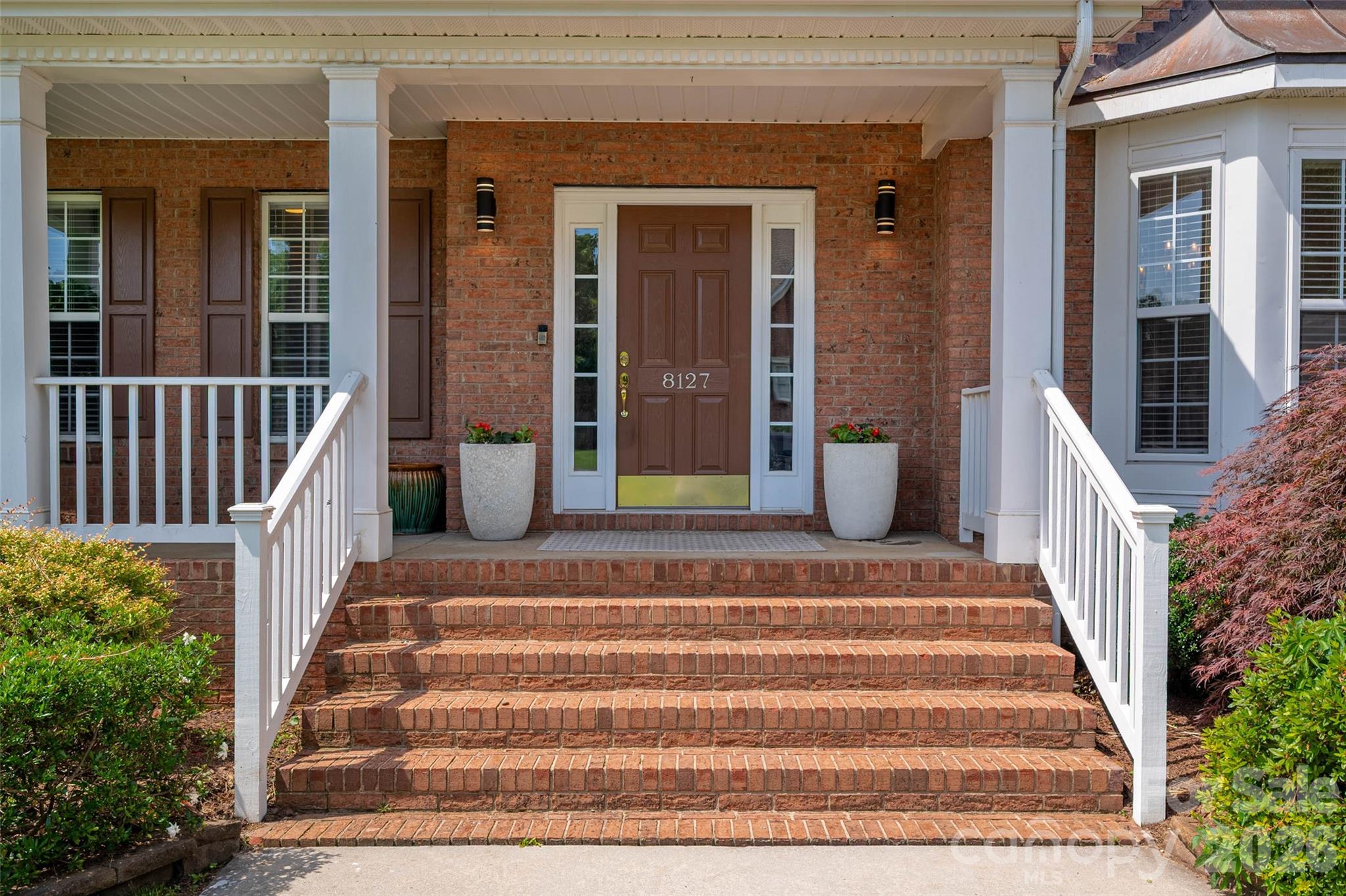 8127 Grahamson Lane