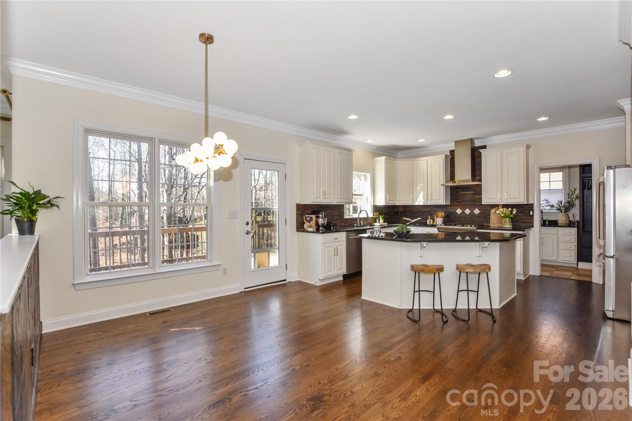 8127 Grahamson Lane