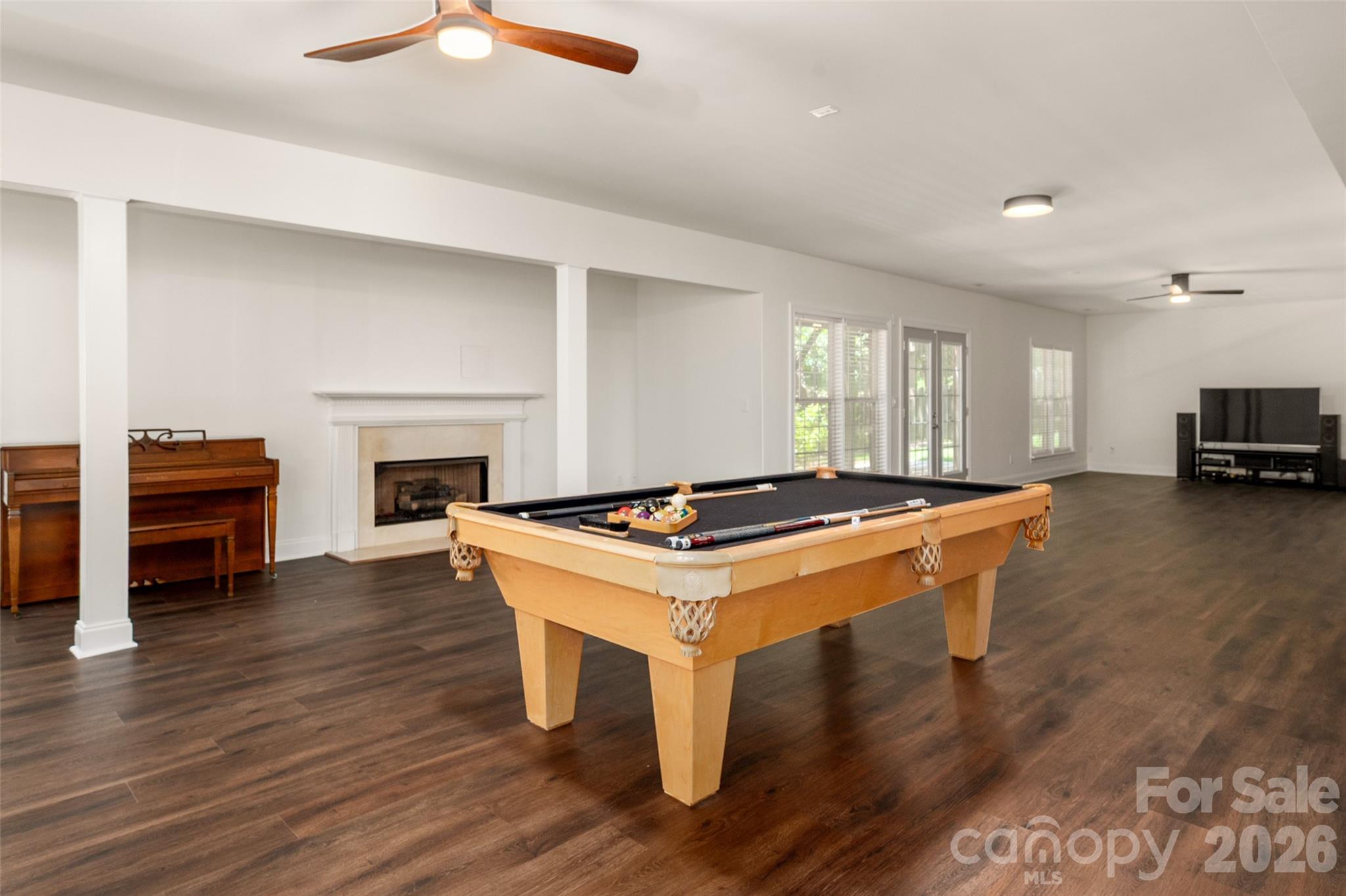 8127 Grahamson Lane